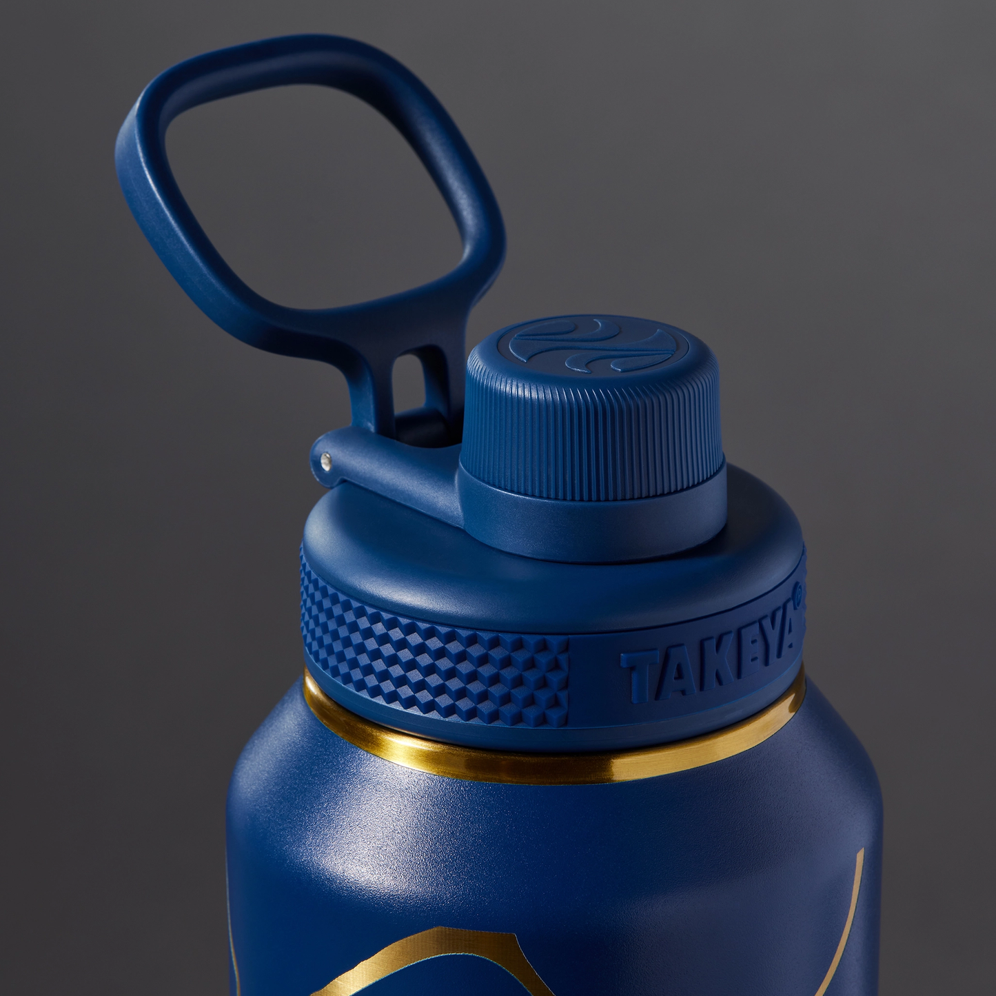kintsugi-water-bottle-with-spout-lid-f4 51390-TK_HO25_Kintsugi_Takeya9266.png